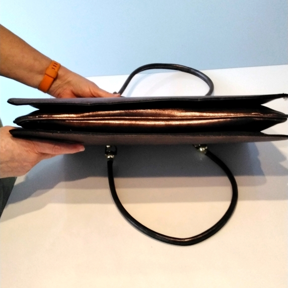 NWOT London Fog Satchel, large - Picture 9 of 9